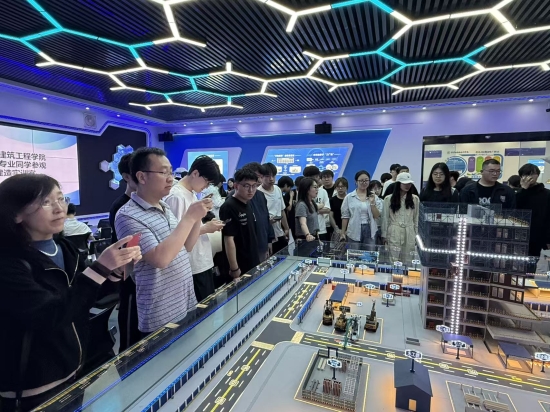 校际交流促发展 互学互鉴共提升 —— 河北建筑工程学院师生到访我系参观交流